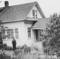 Harry Aries and parents' house, c.1935