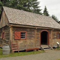 Granary at Fort Nisqually, 2016