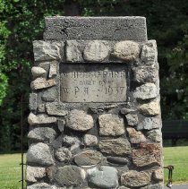 Wapato Park entrance plinth, 2016