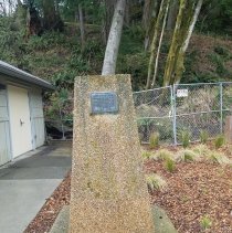 Relocated Owen Beach plaque, April 2022 (pre-beach reopening)