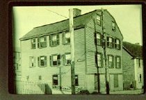 Cor Glover Sq. & State St.