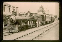 Train on siding at Marblehead
