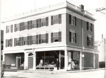 Building at corner of State and Front Streets