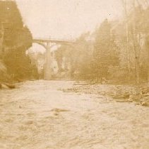 ph 24081 Irvine River gorge ca.1914