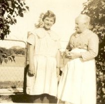 ph 19369 Annie & Susan Wheeler ca.1940