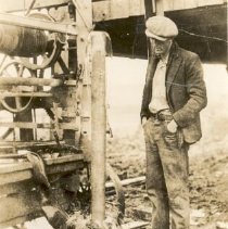 ph 19373 Herb Trask & well ca.1939