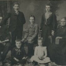 ph 19377 Edler family ca.1903