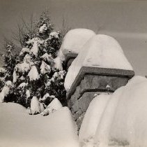 ph 24496 Templin Gardens ca.1940