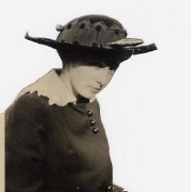 ph 24531 Laura Dow ca.1915