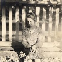 ph 24538 Laura Templin at Briarlea ca.1934