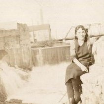 ph 24569 girl at Fergus ca.1930