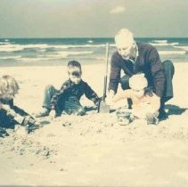 Lyn, Peter, Patricia with Grandpa, 1950