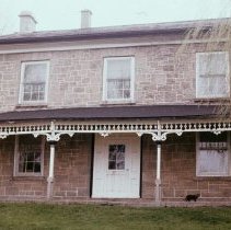 313 deatiled view of front facade of house