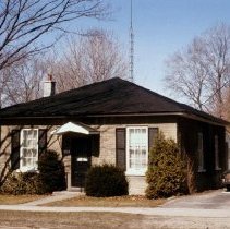 5457 cottage 1977