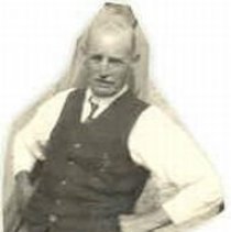 ph 21140 man in vest