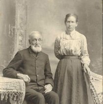 ph 21141 Beatrice Bolton & father