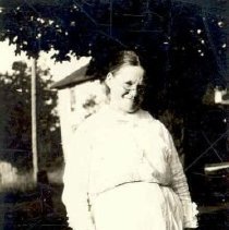 ph 21149 Lizzie Cooper