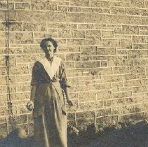 ph 21150 woman (not Lizzie Cooper)