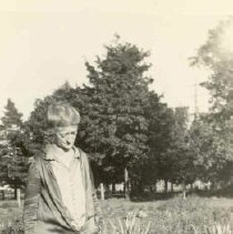 ph 21166 Mother, Ruth & Georgia