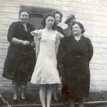 ph 21172 man & women