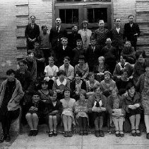 Students and teacher, Harriston Public School, 1926.