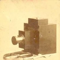 Camera on a swivel pivot that belonged to photographer Thomas Connon, Elora, ca. 1890.