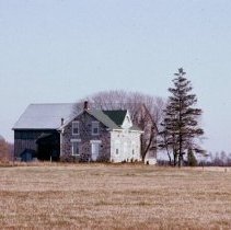 3752 house and barn