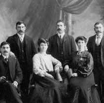 Family of Robert Biggar Tait, photograph, ca. 1900.