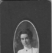 Unidentified young woman, Listowel, Ontario, ca. 1900.