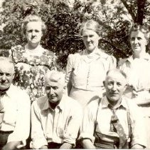 ph 19281 King family ca.1960