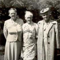 ph 19082 ladies outdoors