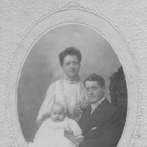 ph 15488 Emily, Charles and son Elwood Harris.