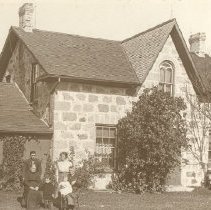 ph 19099 Cumming family 1917