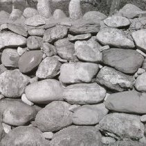 8758 stone fence 1983