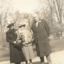 ph 16022: [Maynard with Dr.E.A.A. and Mrs. Grange?, 2 May 1939.