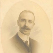 ph 16031: Man, [Tony /Tiny Grange?], Seattle.