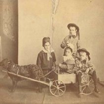 ph 16082: George and Tiny Grange, with dog and cart, Marg and Bernie Saunde