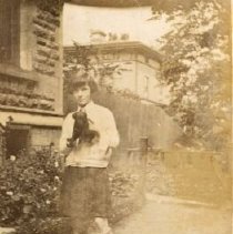 ph 16118: Hettie Grange, daughter of Wm. D'Oyly Grange, Harrogate, England.