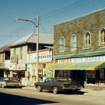 1827 Vinces Food Mart...