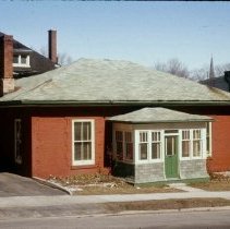 7916 cottage 1977