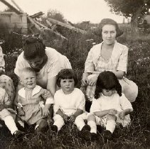 PH 23704 Women on Ike Matthew's farm. ca.1916-1945