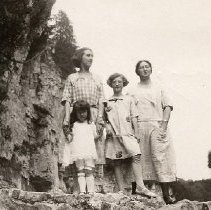 PH 23711 McMohon, Smith, Somerville, and Morton family, Elora Rocks. ca.192