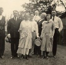 PH 23728 8 Sommerville relations. ca.1930