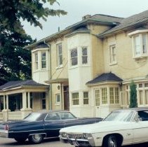 12401 cars & house 1973