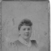 Young unidentified woman, California, USA, ca. 1910.