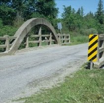 ph 17086b Bridge on 6th line of Eramosa Twp., 24 June 2002.