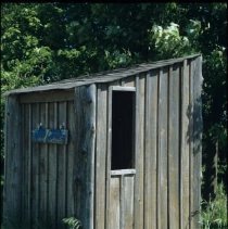 ph 17093 Bus shelter for children, Eramosa Twp., 24 June 2002.