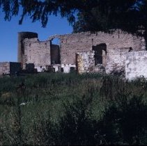 ph 17100b Ruins of stone building, Eden Mills, 21 Aug. 1988.