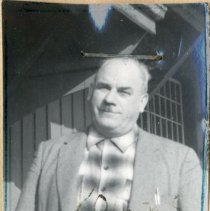 Ph52901_row1_young_005