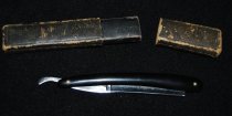 040.2143. Straight Razor In Box (1)